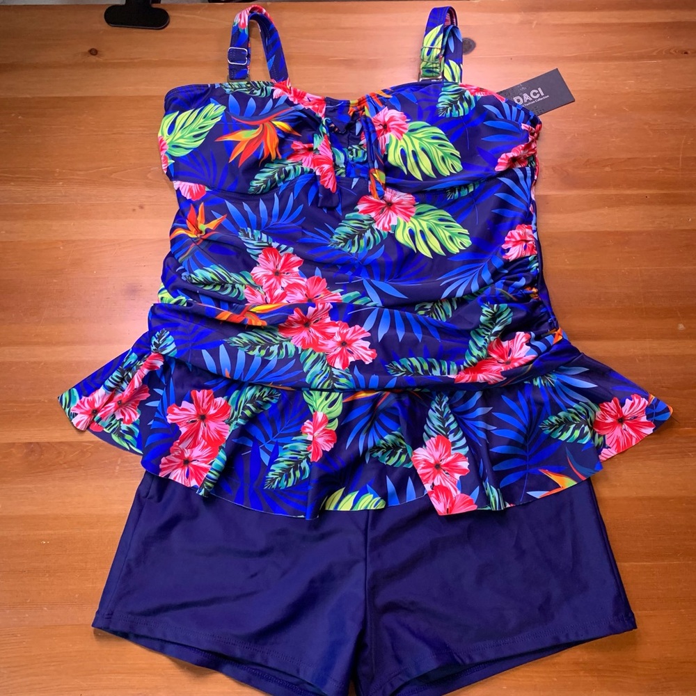 NWT Two piece swimwear - Top & shorts - Size XL